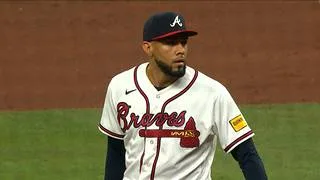 MLB: Robert Suárez vuelve al bullpen de Atlanta y se prepara para el desafío de los playoffs