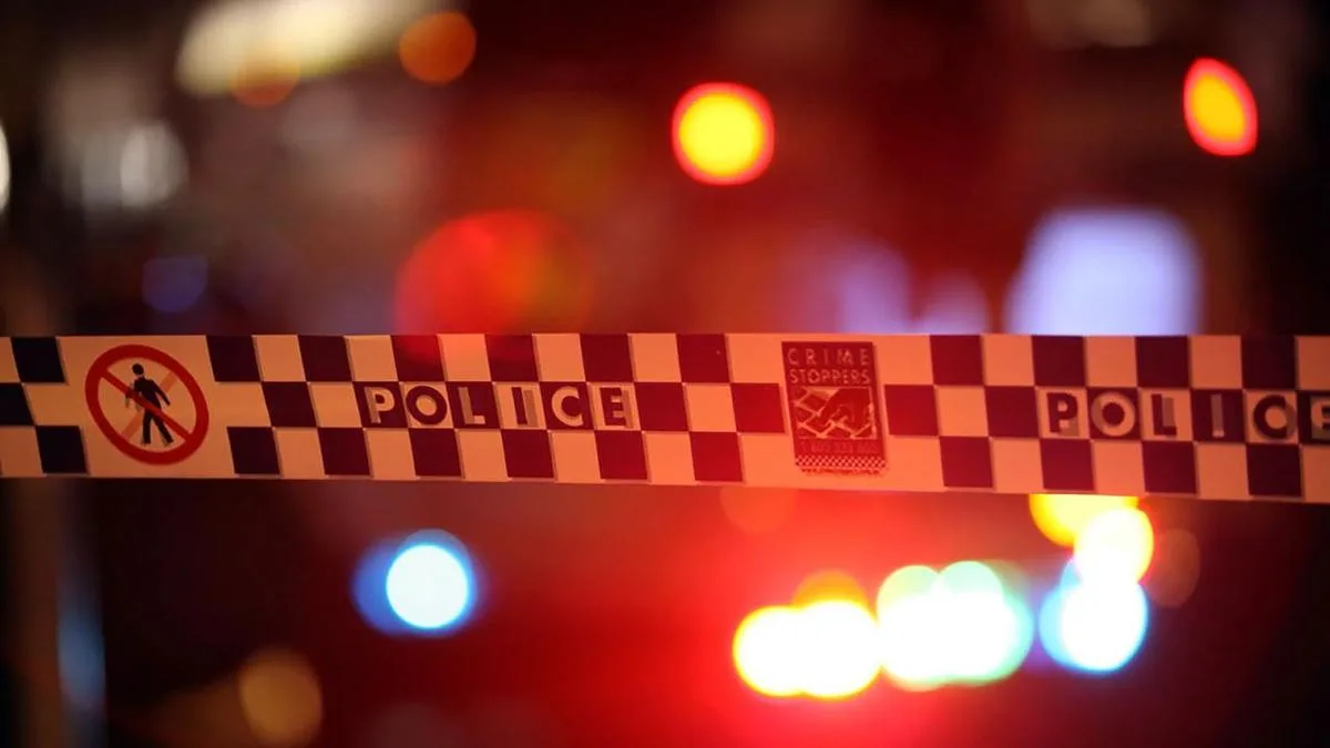 Teen door knocks for help after critical stabbing