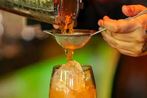Cócteles con ron fáciles de preparar en casa para celebrar du Día