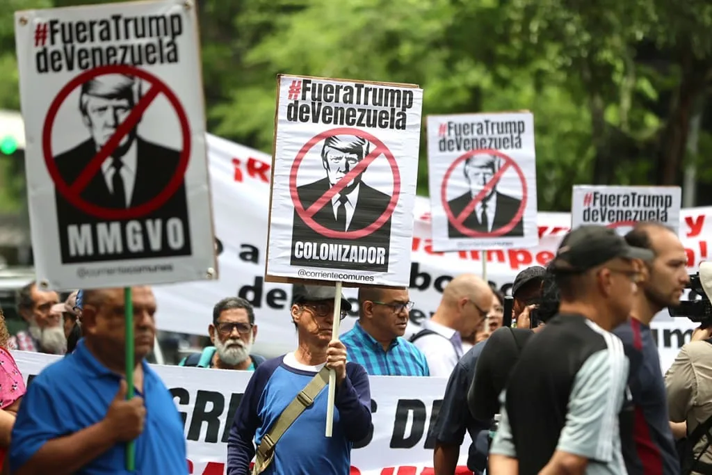 Chavistas protestan contra el acuerdo petrolero EEUU-Venezuela y piden salarios dignos