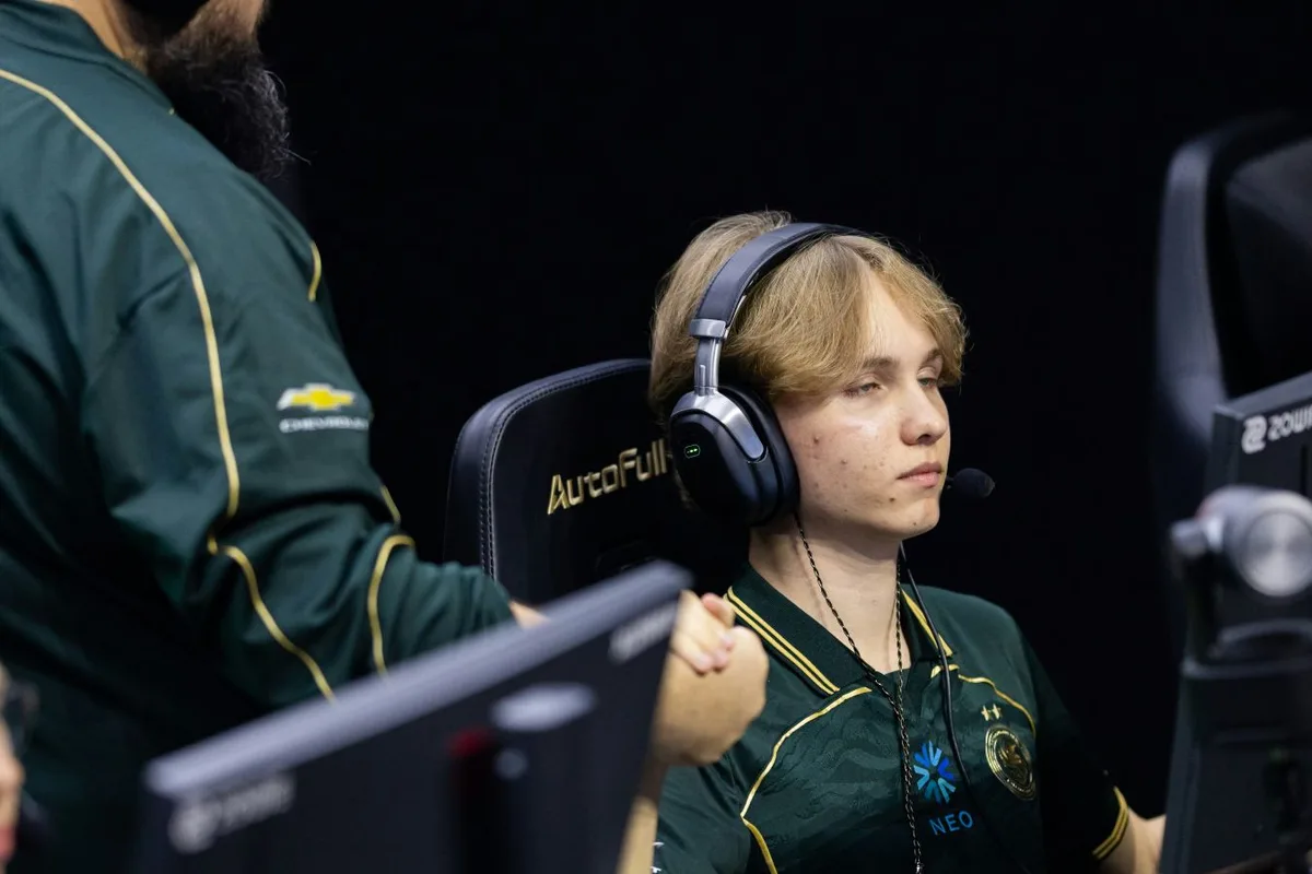 Брат m0NESY намекнул на возможный переход снайпера в Team Spirit