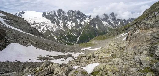 Bergunfälle in Tirol: 19-Jähriger stirbt am Großglockner, 64-Jähriger in den Zillertaler Alpe