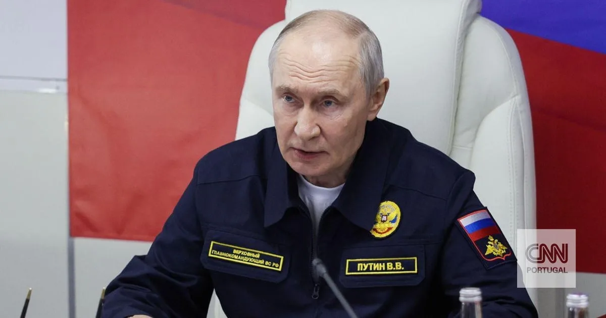 "Vão precisar de trabalho": Putin pede preparação antecipada do regresso dos soldados russos após fim da guerra
