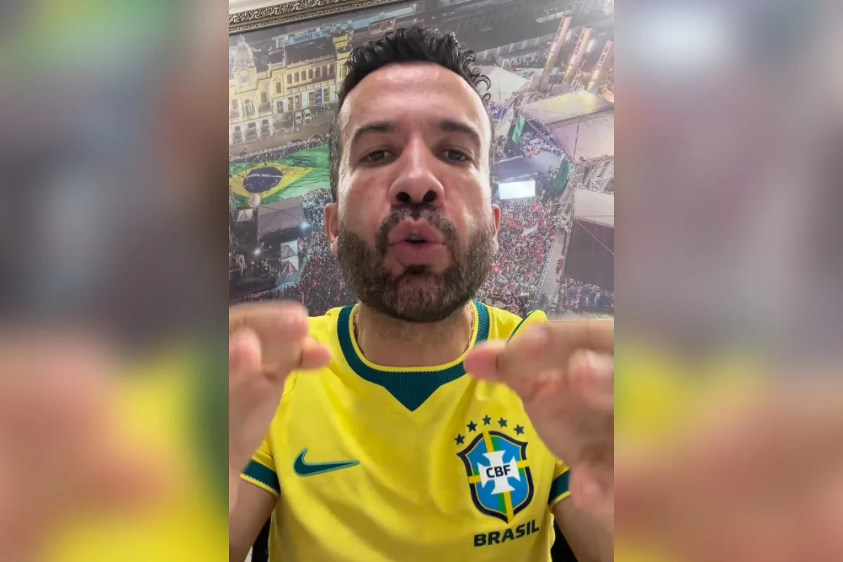 Flávio Bolsonaro entra com mais um pedido no TSE contra Janones
