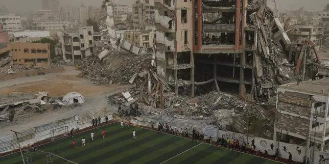 La mairie de Deauville désavouée par la justice après le retrait d’une photo de Gaza d’un festival