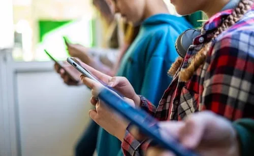 Publican en el DOF decreto para entornos digitales seguros para menores; esto dice