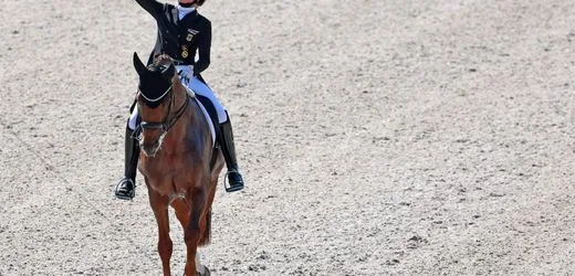 Reit-WM 2026: Debütantin Katharina Hemmer holt überraschend Bronze