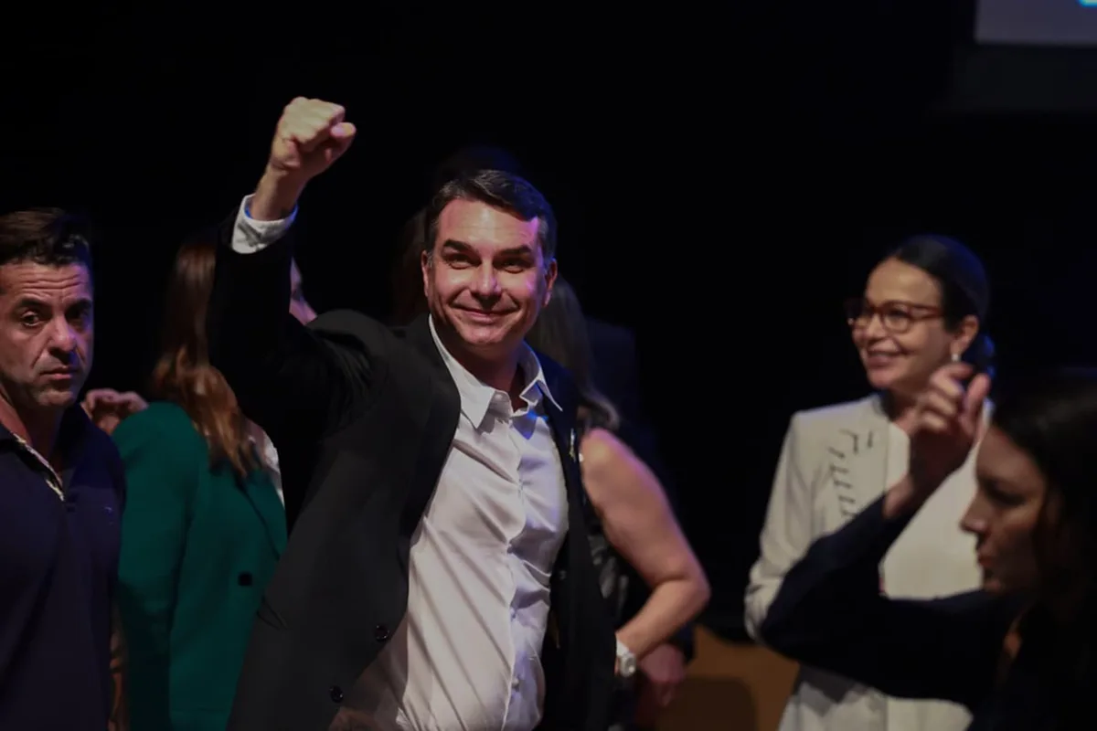Na Festa de Barretos, Flávio diz que vai "resgatar" agro brasileiro