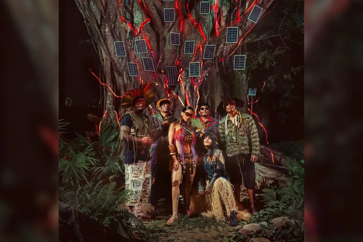 Quem é o grupo de rap indígena que fez Anitta chorar no palco durante show