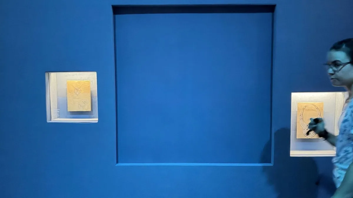Kunstdiebe stehlen Collier im Millionenwert aus Wiener Museum