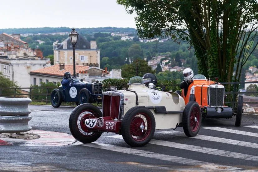 Le Circuit des Remparts célèbre l'automobile lors de sa 54e édition dans les rues d'Angoulême