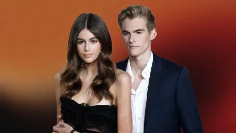 Kaia Gerber rompe su silencio tras la muerte de su hermano Presley con una desgarradora carta: "Nací amándote y moriré amándote"