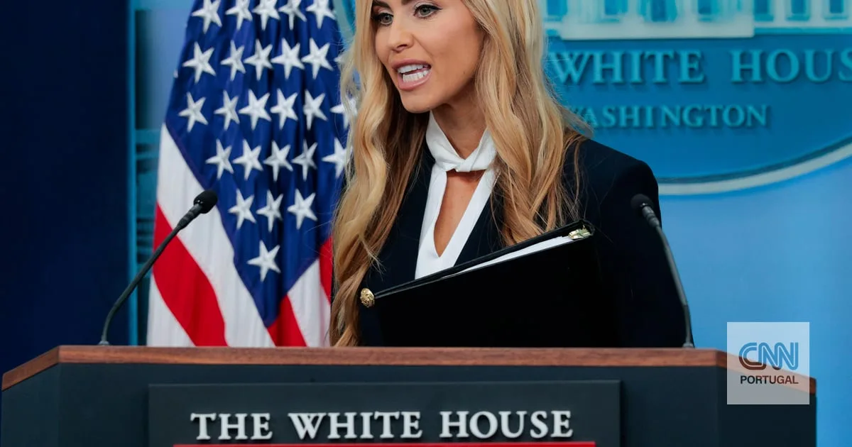 Trump despede secretária de imprensa nomeada há cinco dias