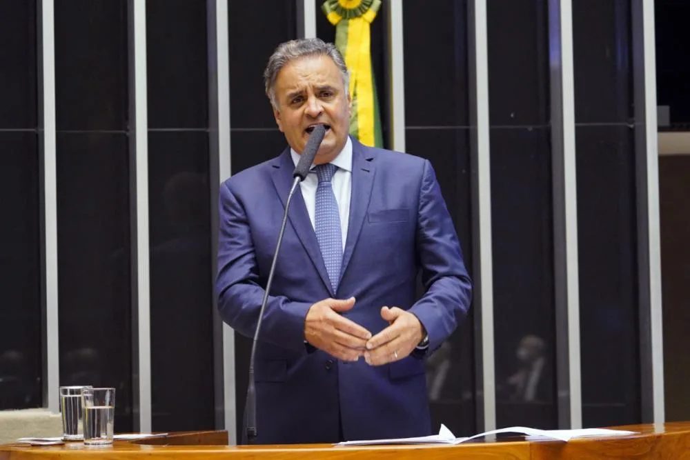 Aécio Neves confirma candidatura ao Senado por Minas Gerais: ‘Mudança de rota’