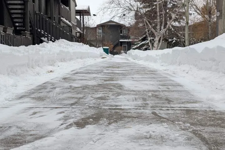 Edmonton looking to improve snow and ice clearing policy