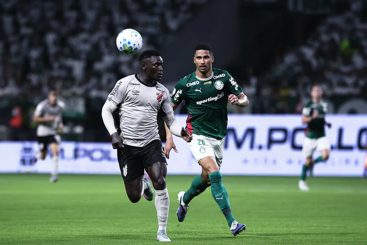 Athletico busca quebrar tabu contra o Palmeiras pelo Brasileirão; veja o histórico