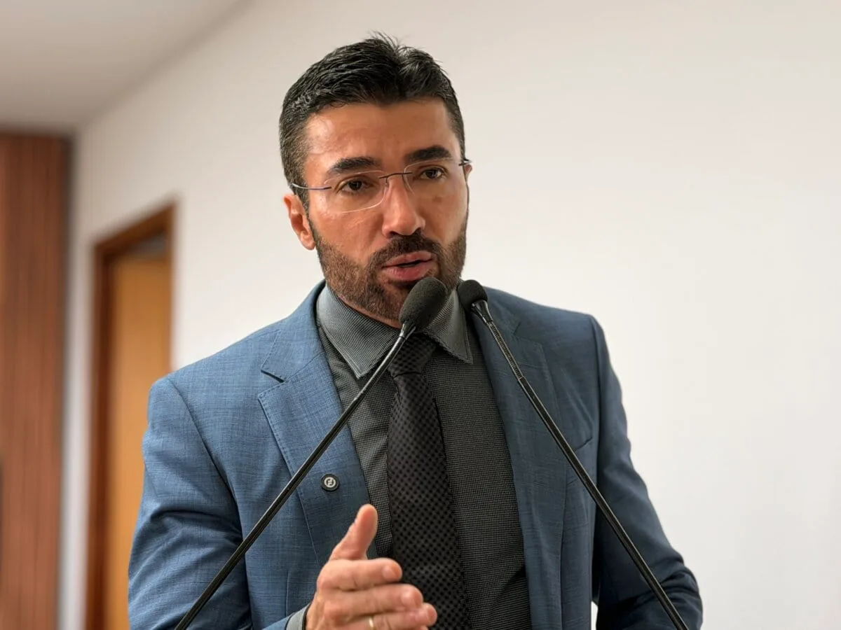 Zé Lopes cobra planejamento para manutenção de ramais e diálogo sobre concurso