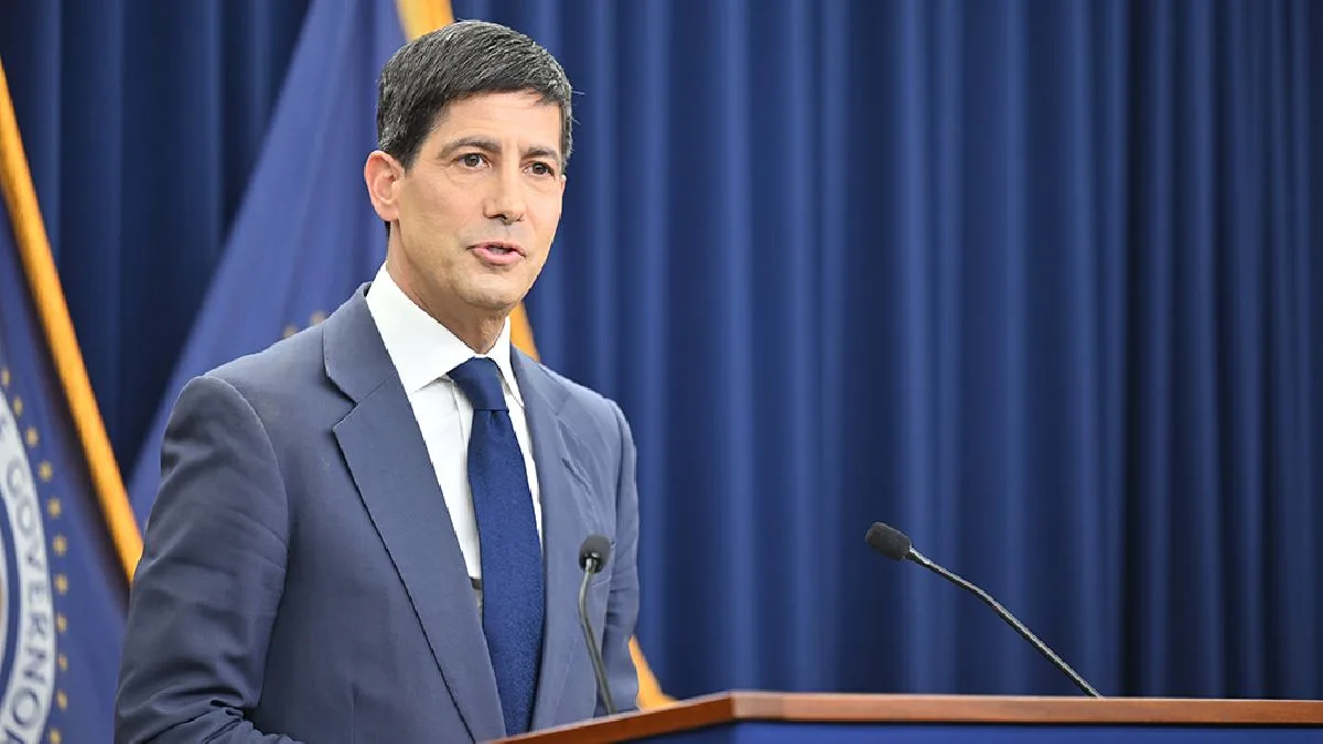 Kevin Warsh evita dar pistas sobre nuevas alzas de tasas