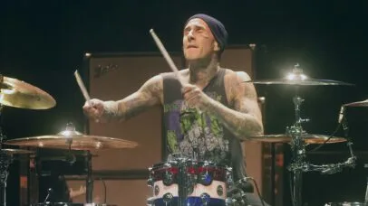 Travis Barker é o baterista mais influente dos últimos 30 anos, diz Billy Corgan