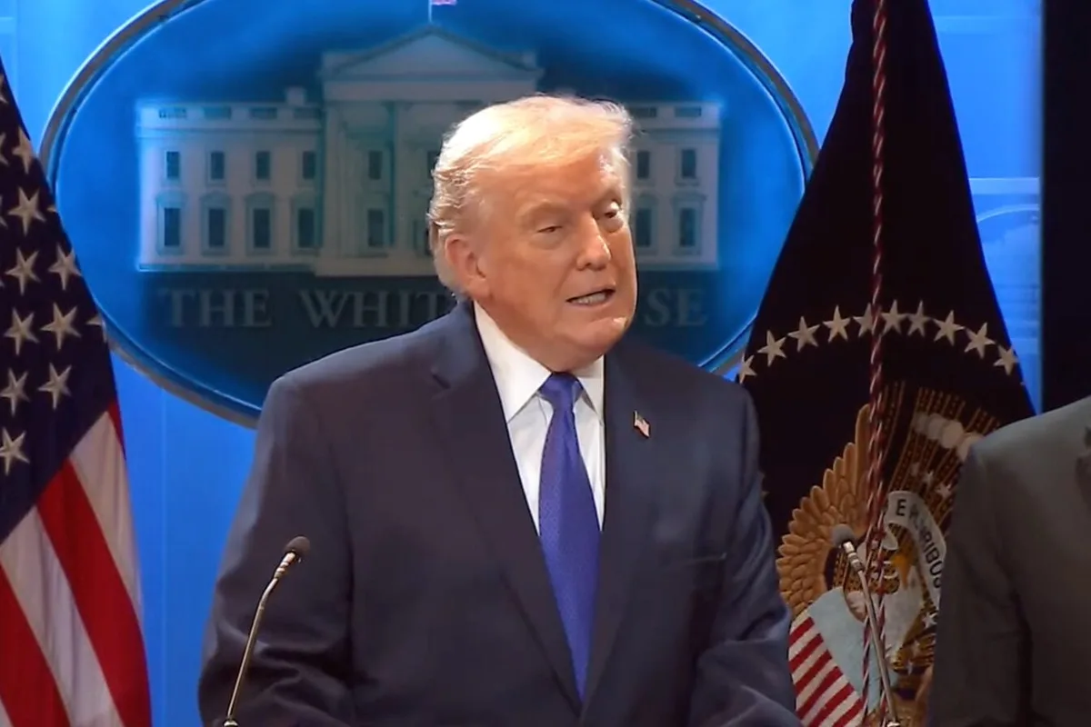 « Nous n’allons pas laisser cela se produire » : Trump appelle le patron de Nvidia en pleine conférence