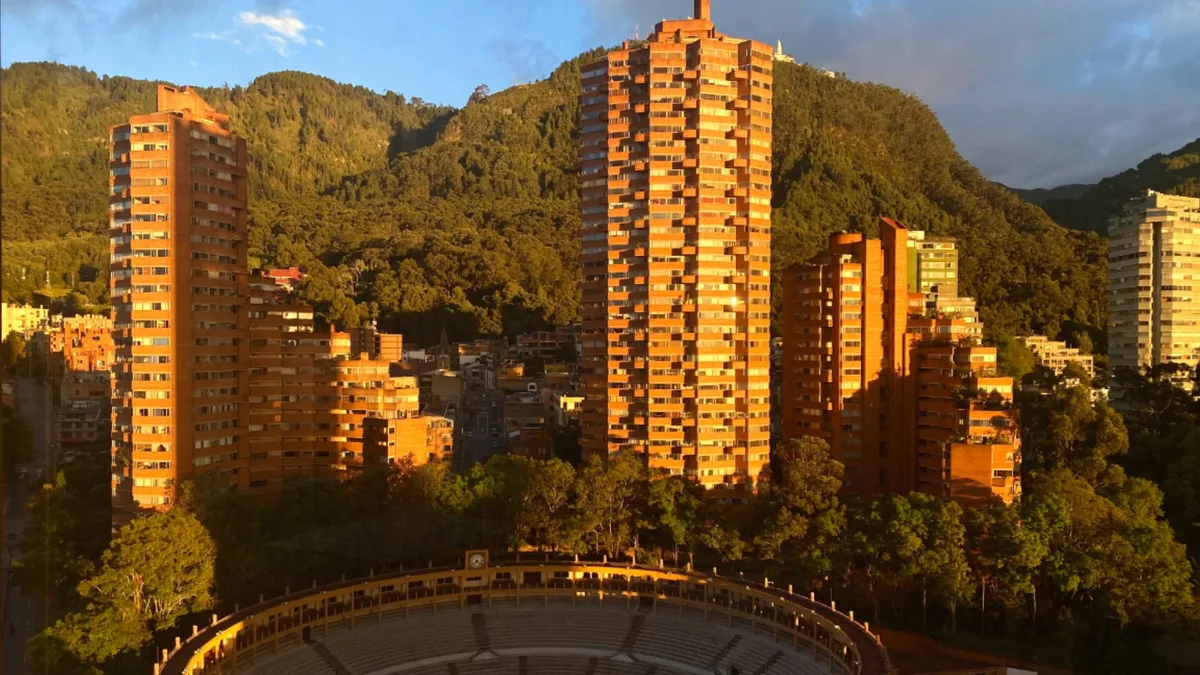 Viuda de Rogelio Salmona explicó por qué las obras del reconocido arquitecto no pueden ser modificadas: “Eso no se permite”