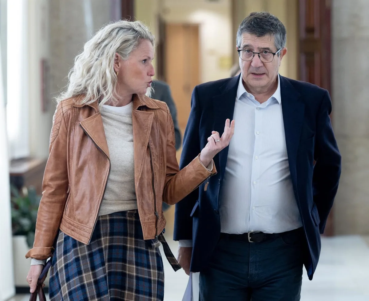 Patxi López defiende a Montse Mínguez, que nunca ha votado a favor de los intereses inmobiliarios de su pareja