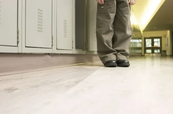 교사 지시로 80kg 학생 옮긴 사회복무요원…아동학대 입건