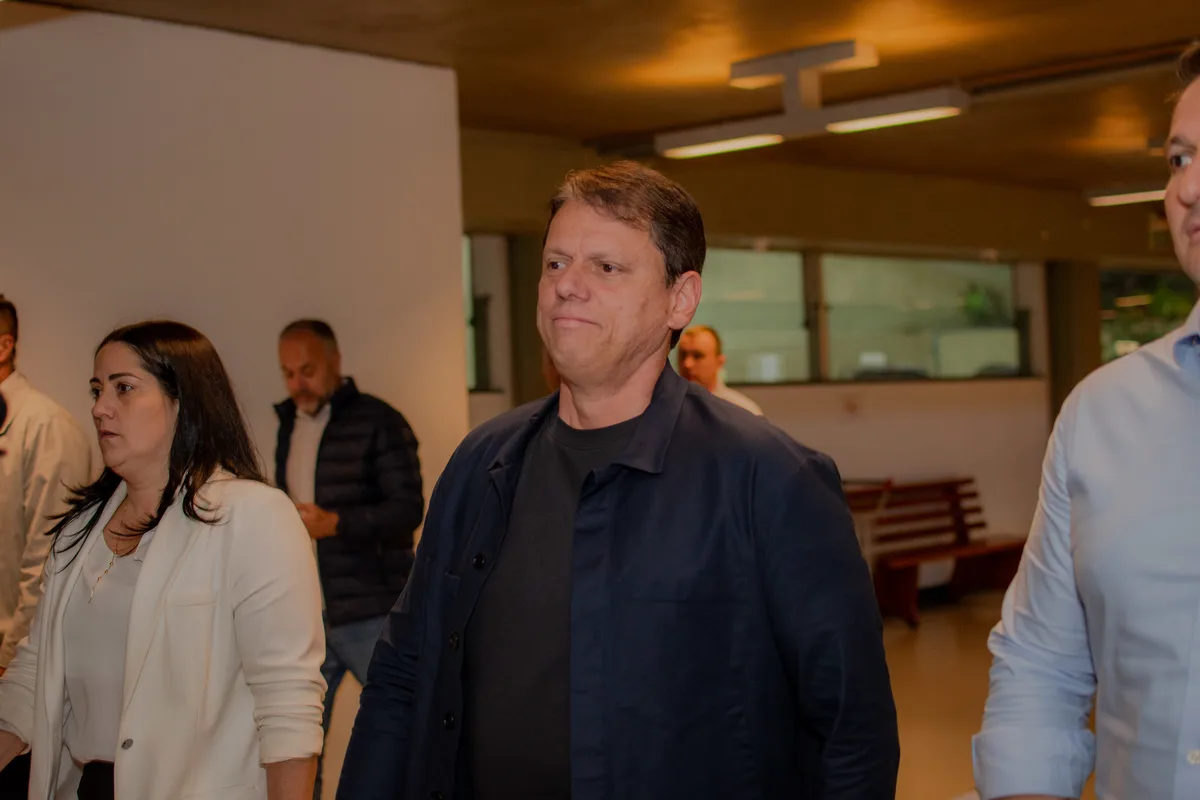 Tarcísio critica vandalismo em ato pró-Lula na Paulista