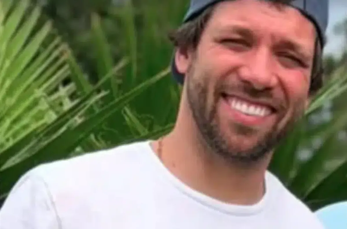 Empresário morre em acidente em duna 4 dias após anunciar gravidez da esposa