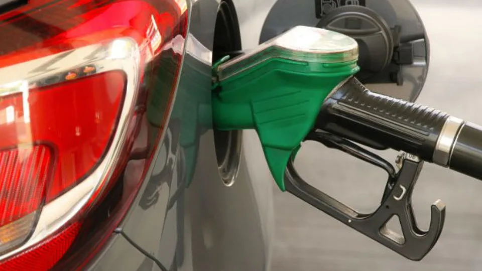 Indicador ERSE: preço eficiente sobe para 1,984 euros na gasolina e 2,102 euros no gasóleo
