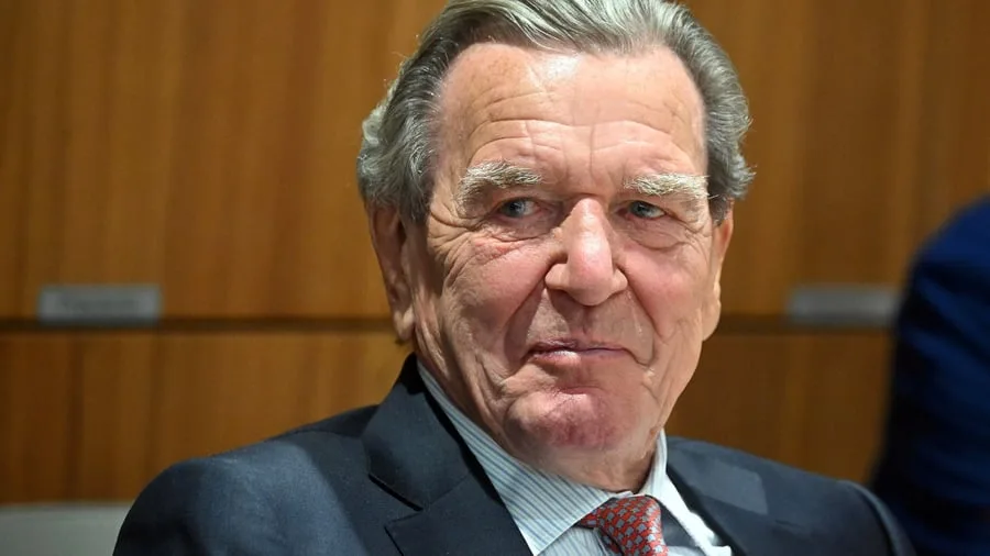 Bezirksparteitag: Forderungen nach Schröder-Rauswurf in der SPD