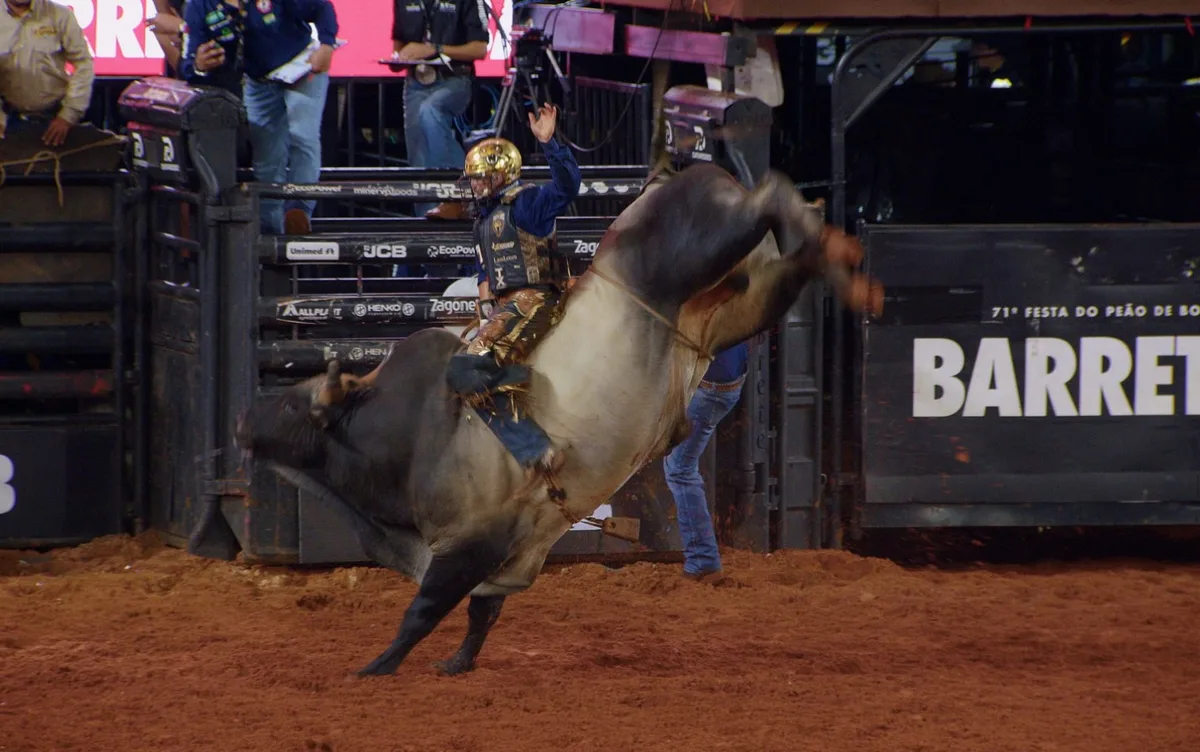 Após estreia frustrante, americano Andrew Alvidrez tem maior nota da 2ª noite do Rodeio Internacional de Barretos