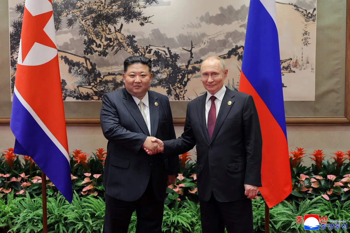 Putin amplía su maquinaria de guerra con ayuda de Kim Jong-un: cerca de 400 operadores de drones se sumarán a sus fuerzas