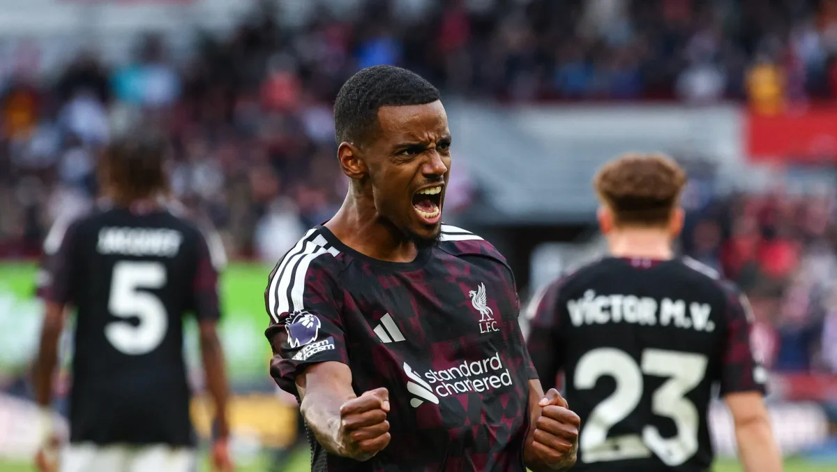 Isak garante virada do Liverpool e mostra caminho de esperança a Wirtz e Barcola