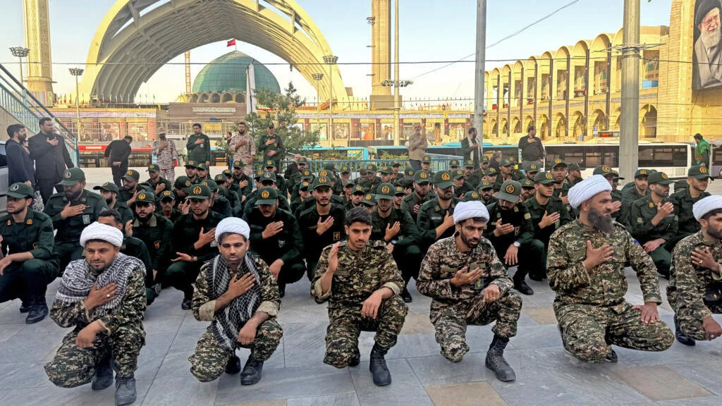 Iran : des généraux ultraconservateurs ont-ils saboté l'accord de paix avec Washington ?