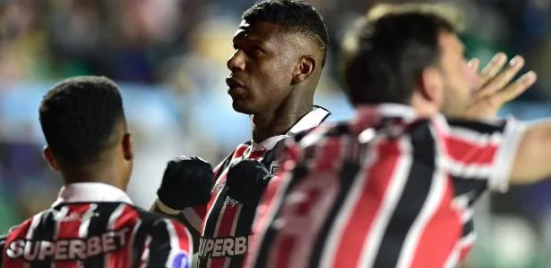 São Paulo sobrevive à altitude, segura Bolívar e vai decidir a vaga em casa