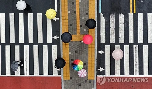 부울경, 흐리고 비…30∼80㎜ 돌풍·천둥·번개 동반