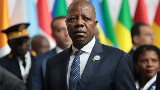 Eleições em São Tomé: Economia "tem de começar a crescer mais", diz PM