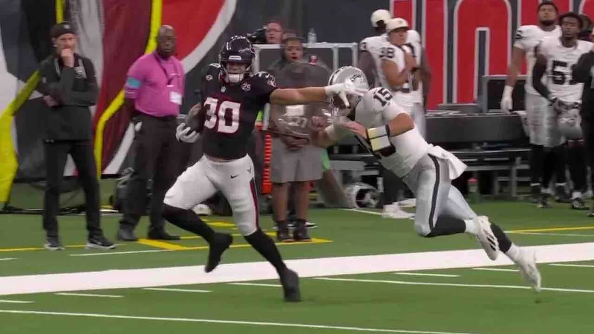 Mendoza picked off as Texans’ Woodaz returns it 80 yards for touchdown