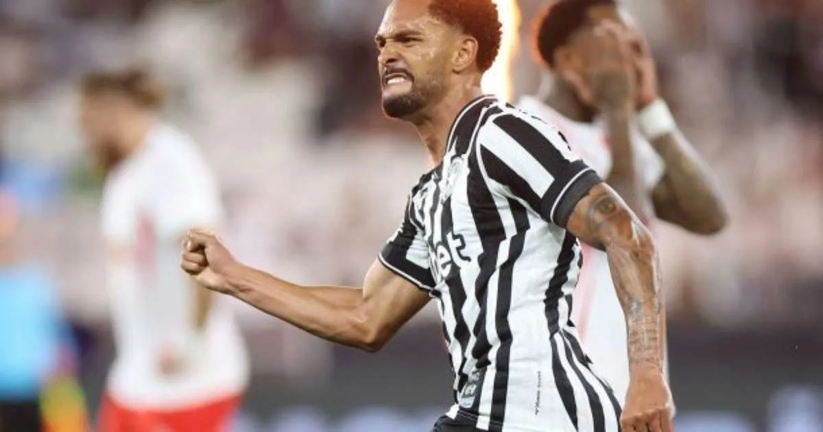 Vitinho lamenta empate e aposta em reação do Botafogo