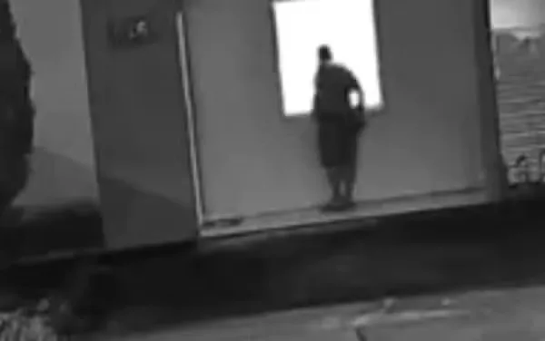 Mulher descobre que era observada por vizinho pela janela do condomínio na Bahia