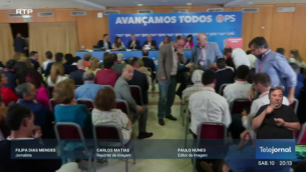 Carneiro diz que OE "é mau" mas diz que é "dever" do PS viabilizar o documento