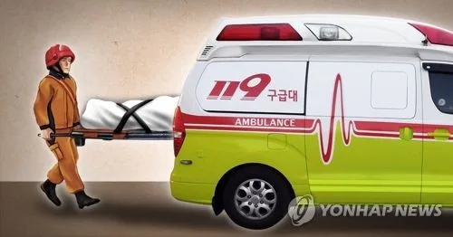 김해 건설장비업체서 트럭 실린 쇠파이프 쏟아져 70대 깔려 숨져