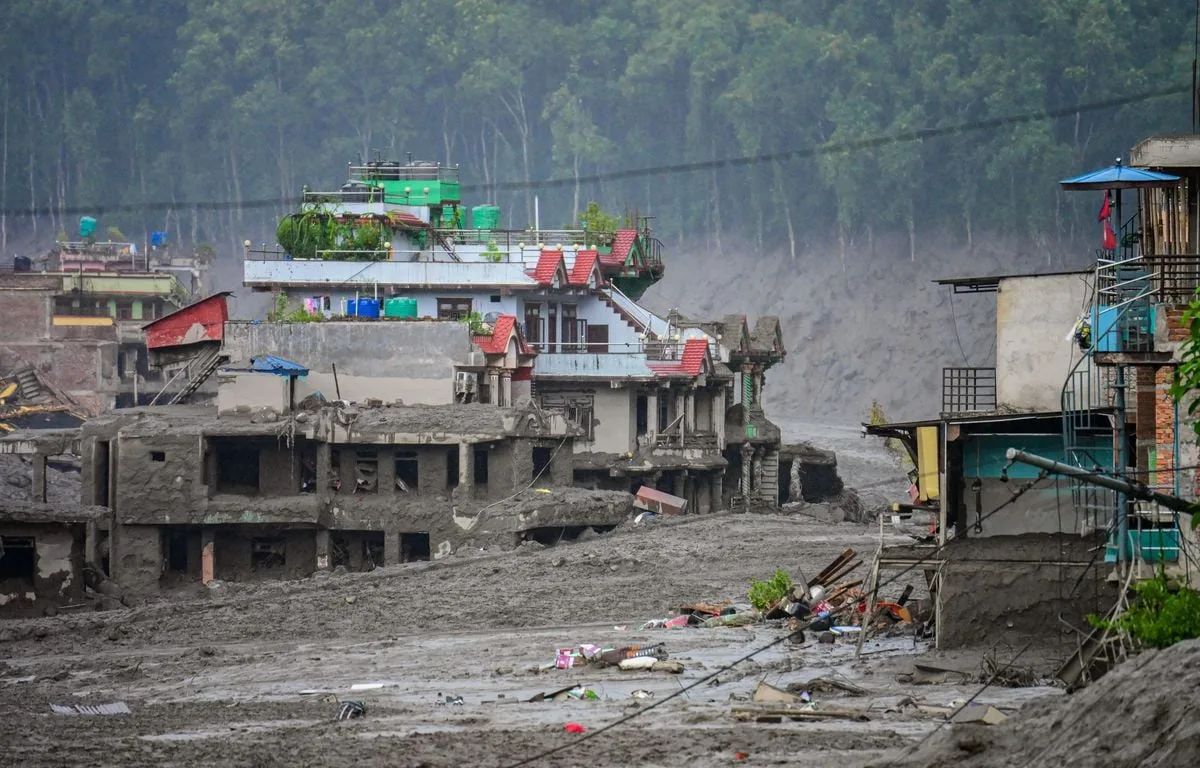 Près de 160 morts, des centaines de disparus… Ce que l’on sait sur les inondations entre le Népal et le Tibet