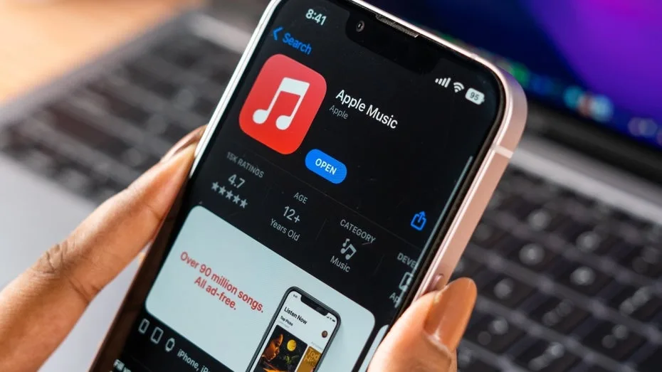 Haftstrafe für KI-Songs: 8 Millionen Dollar Strafe verhängt