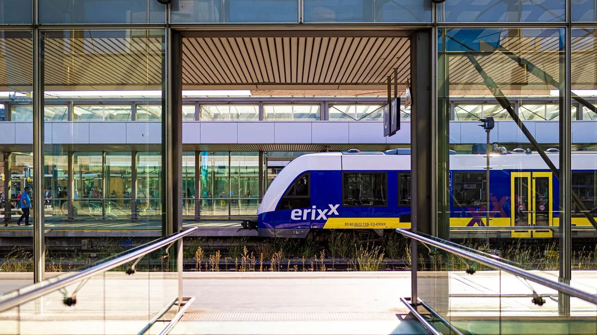 Störung im Zugverkehr: Vorübergehend weniger Züge zwischen Kiel und Lübeck