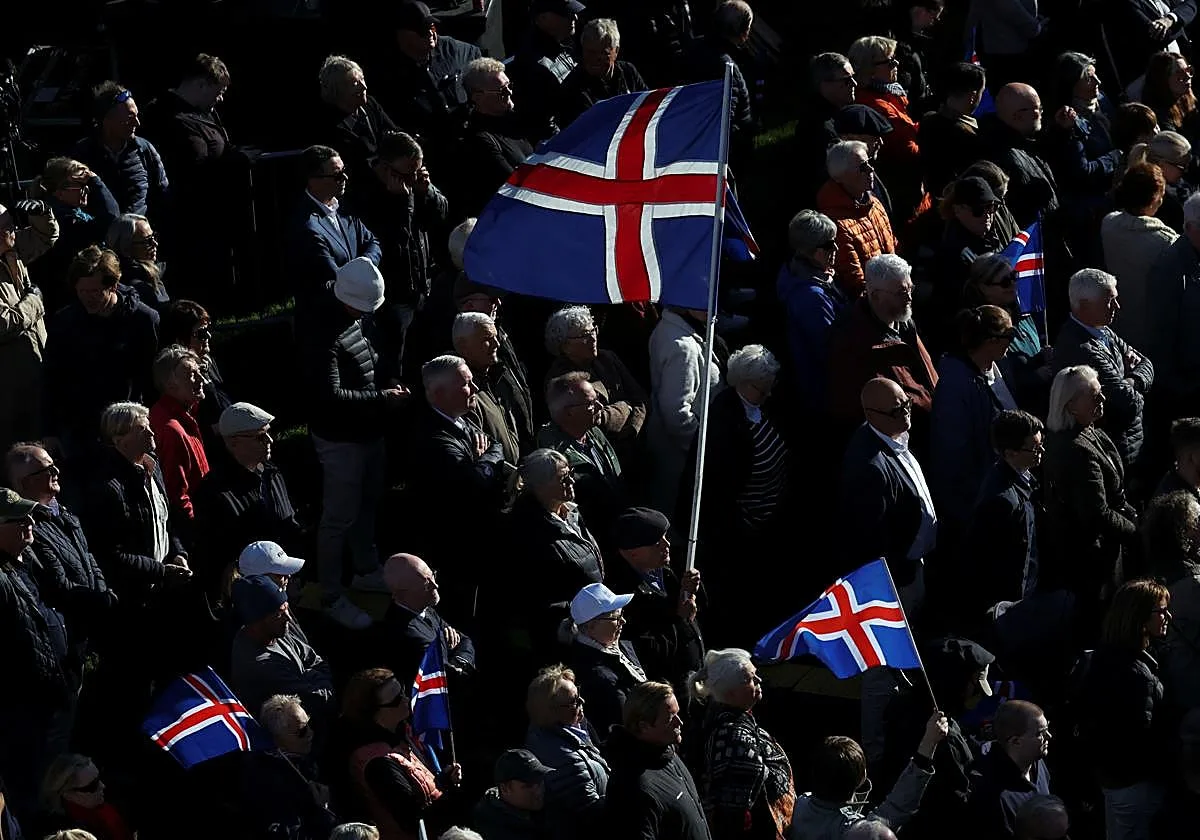 Islandia decide si reanuda el proceso de adhesión a la UE con una ligera ventaja del 'sí'