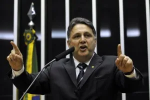 TSE concede liminar e suspende restrições à campanha de Anthony Garotinho no RJ