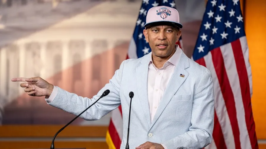 Jeffries responds to Kushner backlash: 'No one from the Trump Cartel is getting a pass'