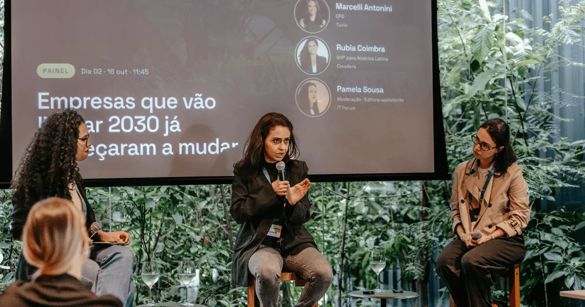 Empresas que lideram 2030 transformam o negócio com IA, e não apenas adaptam processos, dizem executivas
